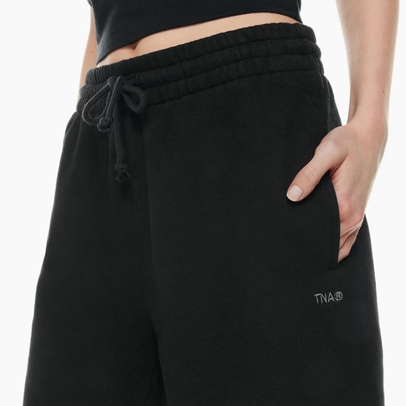 Cozy Fleece Boyfriend 6" Sweatshort In Black - Picture 10 of 10